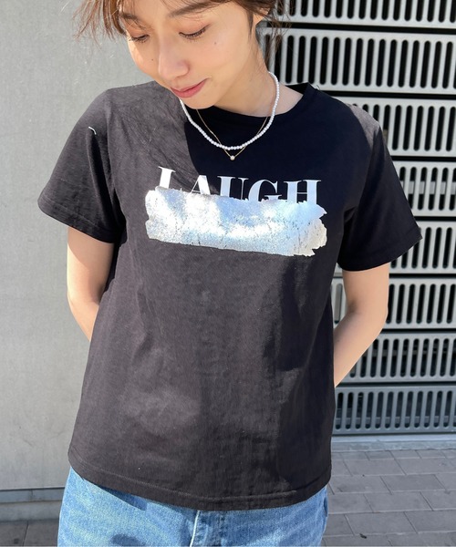 Meli rich（メリーリッチ）の「箔プリントLAUGH英字ロゴ消しコンパクトT（Tシャツ/カットソー・レディース・ブラック×シルバー/ホワイト×シルバー・FREE）」の16枚目の写真