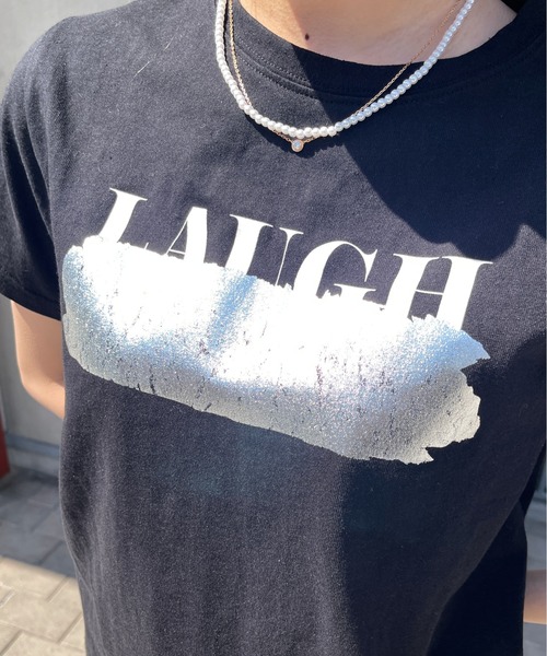 Meli rich（メリーリッチ）の「箔プリントLAUGH英字ロゴ消しコンパクトT（Tシャツ/カットソー・レディース・ブラック×シルバー/ホワイト×シルバー・FREE）」の17枚目の写真