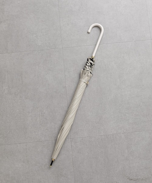 COLONY 2139(コロニートゥーワンスリーナイン)の「UVフラワーヒートカット傘(長傘・レディース・ベージュ/ブラック・FREE)」の3枚目の写真