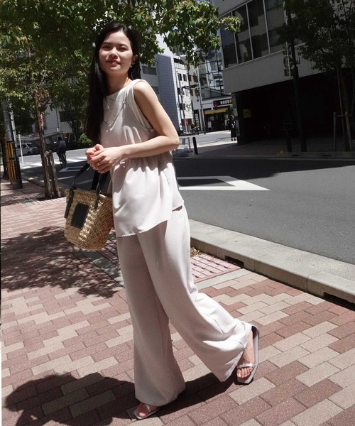 CORNERS(コーナーズ)の「キャミ&パンツセットアップ(サロペット/オーバーオール・レディース・アイボリー/ブラック/モカ・M)」の4枚目の写真