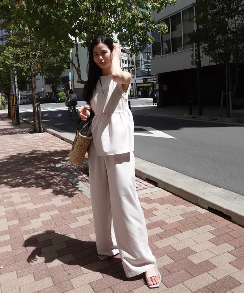 CORNERS(コーナーズ)の「キャミ&パンツセットアップ(サロペット/オーバーオール・レディース・アイボリー/ブラック/モカ・M)」の5枚目の写真