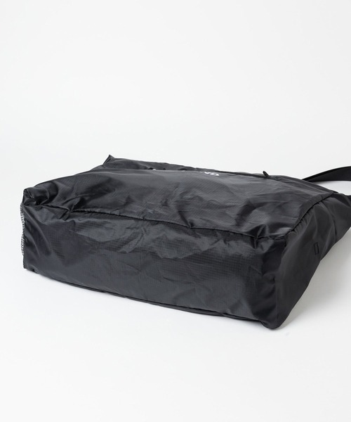 ALAND（エーランド）の「【UNISEX】ALAND／ナイロンショルダーBAG（折りたたみ可能）（ショルダーバッグ・レディース・ライトグリーン/ネイビー/ブラック・FREE）」の4枚目の写真