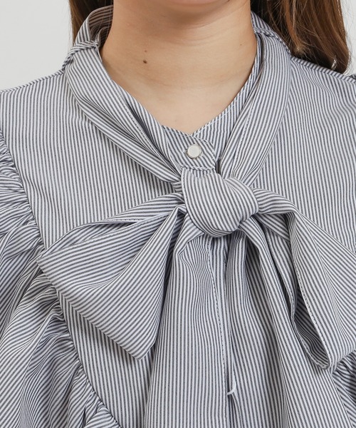 ASTORIA ODIER（アストリアオディール）の「ストライプボウタイフリルブラウス（シャツ/ブラウス・レディース・ブルー/ブラック・MEDIUM）」の18枚目の写真