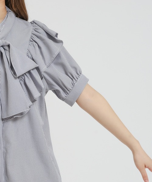 ASTORIA ODIER（アストリアオディール）の「ストライプボウタイフリルブラウス（シャツ/ブラウス・レディース・ブルー/ブラック・MEDIUM）」の20枚目の写真