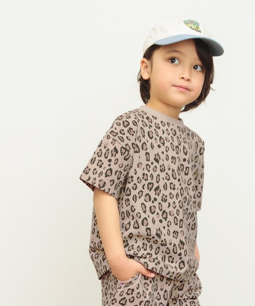 BREEZE(ブリーズ)の「【セットアップ可】総柄Tシャツ(Tシャツ/カットソー・キッズ・ブラック/ベージュ・100/110/90/80/130/120/140)」の2枚目の写真