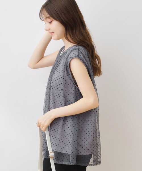 couture brooch（クチュールブローチ）の「◆【インしないでキマる】フロッキードットチュニック（チュニック・レディース・グレー系/ブラック系/キャメル・36/38/42）」の9枚目の写真