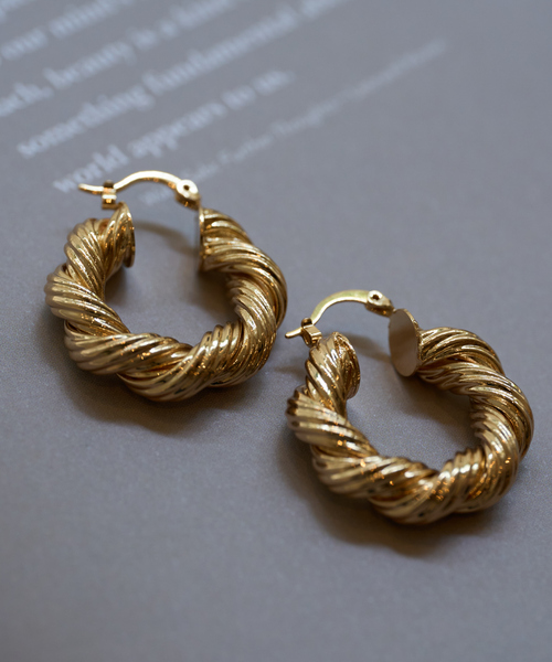 Ettika（エティカ）の「【Ettika/エティカ】ツイストフープピアス（ピアス（両耳用）・レディース・ゴールド・フリー）」の9枚目の写真