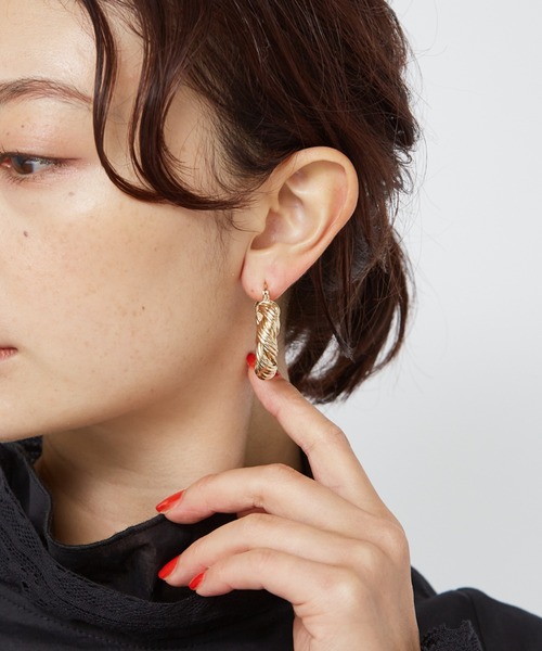 Ettika（エティカ）の「【Ettika/エティカ】ツイストフープピアス（ピアス（両耳用）・レディース・ゴールド・フリー）」の11枚目の写真