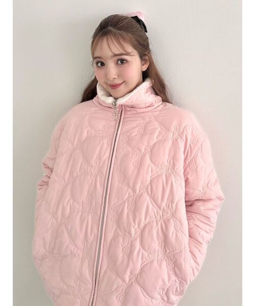 CALNAMUR(カルナムール)の「2WAY RIBBON&FAUX FUR QUILTING COAT/2WAYリボン&フェイクファーキルティングコート(その他アウター・レディース・ブラック/レッド/ピンク・FREE)」の4枚目の写真