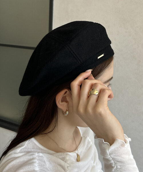Thevon（ゼボン）の「GLDスタッズ付きベレー帽（キャップ・レディース・ブラック/キャメル・L）」の4枚目の写真