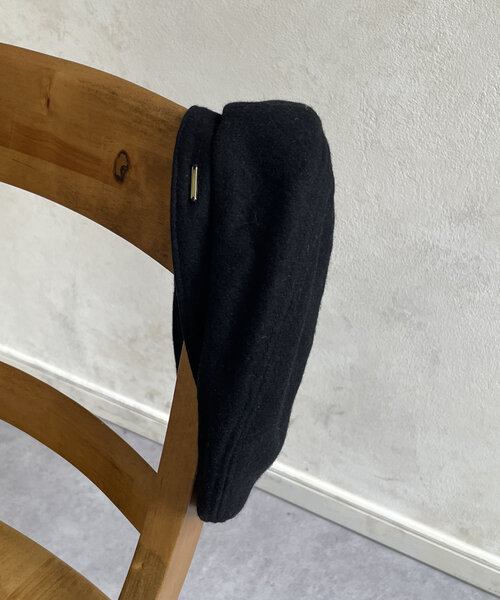 Thevon（ゼボン）の「GLDスタッズ付きベレー帽（キャップ・レディース・ブラック/キャメル・L）」の7枚目の写真