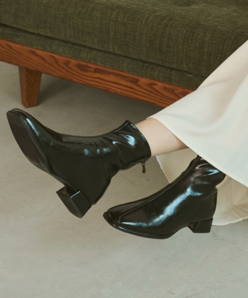 Unitage（ユニテージ）の「フェイクレザーショートブーツ（ブーツ・レディース・ブラック/ブラウン・MEDIUM/LARGE）」の4枚目の写真