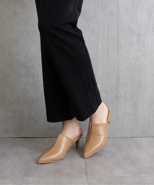 Fabby fabby（ファビィーファビィー）の「スリットポインテッドトゥミュール（その他シューズ・レディース・ブラック/シルバー/ベージュ・SMALL/MEDIUM/LARGE）」の17枚目の写真