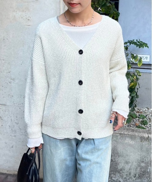 DOUBLE NAME（ダブルネーム）の「Vネックラメニットカーデ（カーディガン/ボレロ・レディース・ブラック/ブルー/オフホワイト・FREE）」の6枚目の写真