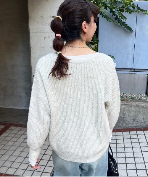 DOUBLE NAME（ダブルネーム）の「Vネックラメニットカーデ（カーディガン/ボレロ・レディース・ブラック/ブルー/オフホワイト・FREE）」の8枚目の写真