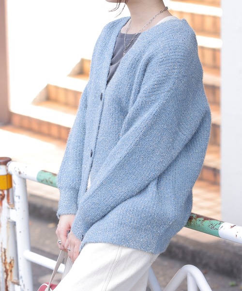 DOUBLE NAME（ダブルネーム）の「Vネックラメニットカーデ（カーディガン/ボレロ・レディース・ブラック/ブルー/オフホワイト・FREE）」の16枚目の写真