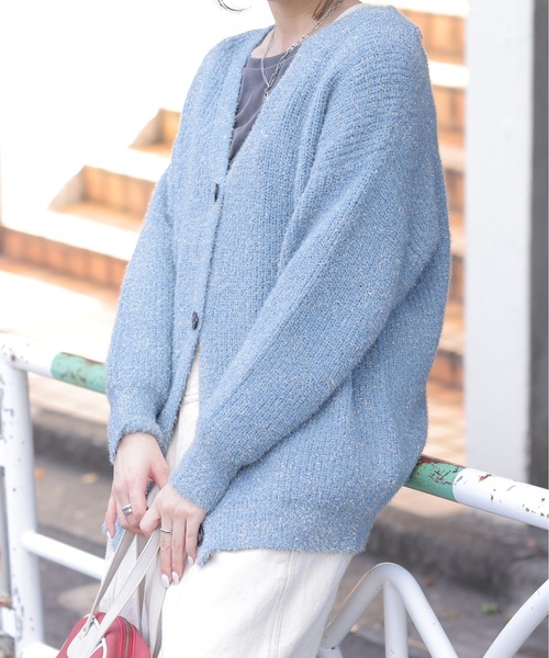 DOUBLE NAME（ダブルネーム）の「Vネックラメニットカーデ（カーディガン/ボレロ・レディース・ブラック/ブルー/オフホワイト・FREE）」の17枚目の写真