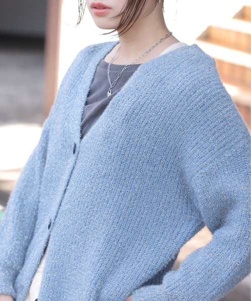 DOUBLE NAME（ダブルネーム）の「Vネックラメニットカーデ（カーディガン/ボレロ・レディース・ブラック/ブルー/オフホワイト・FREE）」の18枚目の写真