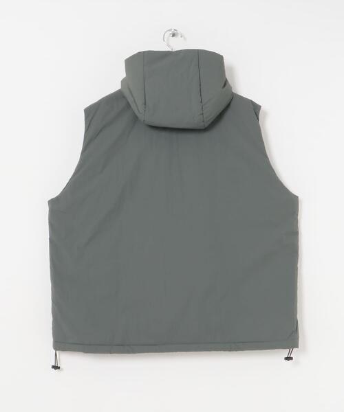 ITEMS URBANRESEARCH（アイテムズ アーバンリサーチ）の「ddp　2way RipStop Ny Puff Vest（ダウンベスト・メンズ・ベージュ/ブラック/グリーン・MEDIUM/LARGE）」の8枚目の写真