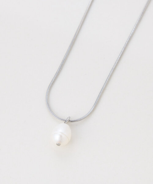 PAPILLONNER（パピヨネ）の「ステンレス×淡水パール 2連ネックレス（ネックレス・レディース・シルバー/ゴールド・FREE）」の8枚目の写真