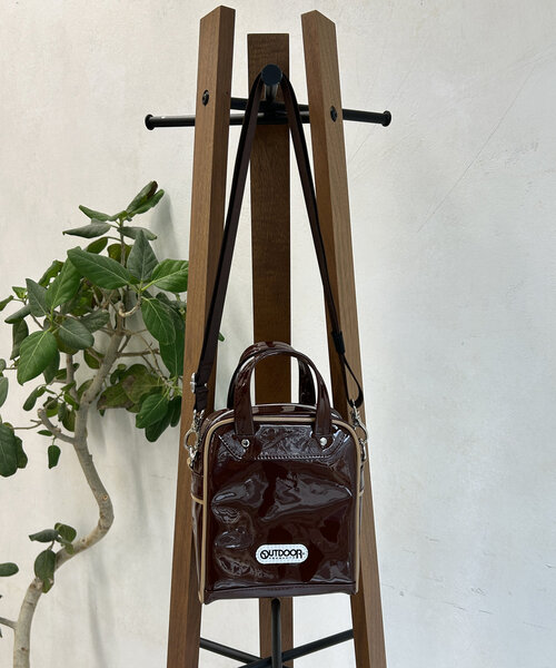 OUTDOOR PRODUCTS（アウトドアプロダクツ）の「エナメルミニショルダー（ショルダーバッグ・レディース・ブラック/ブラウン・FREE）」の10枚目の写真