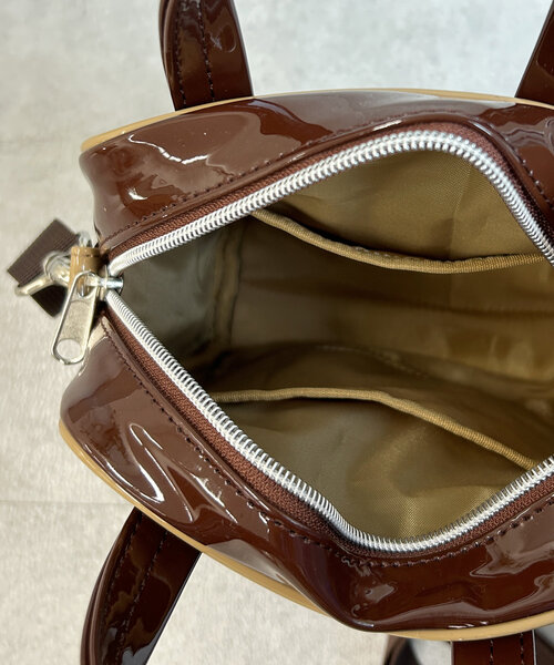 OUTDOOR PRODUCTS（アウトドアプロダクツ）の「エナメルミニショルダー（ショルダーバッグ・レディース・ブラック/ブラウン・FREE）」の14枚目の写真