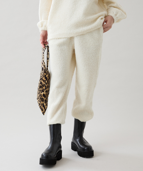 VERMEIL par iena（ヴェルメイユパーイエナ）の「《WEB・一部店舗限定》アルパカ混ループパンツ（その他パンツ・レディース・ホワイト/ライトグレー・FREE）」の2枚目の写真