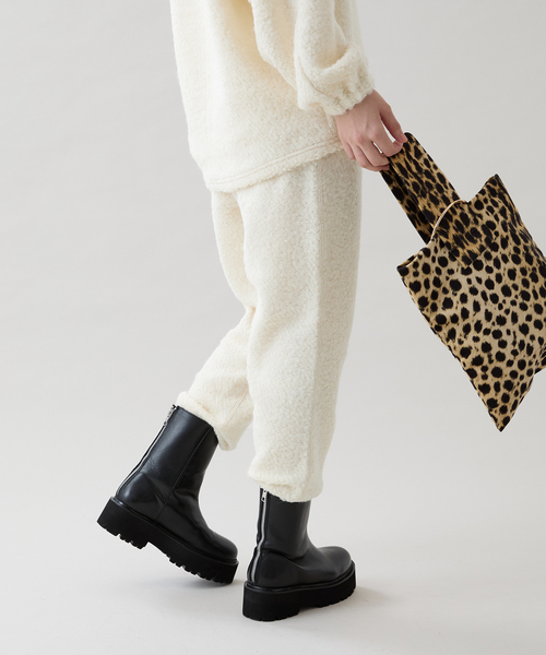 VERMEIL par iena（ヴェルメイユパーイエナ）の「《WEB・一部店舗限定》アルパカ混ループパンツ（その他パンツ・レディース・ホワイト/ライトグレー・FREE）」の13枚目の写真