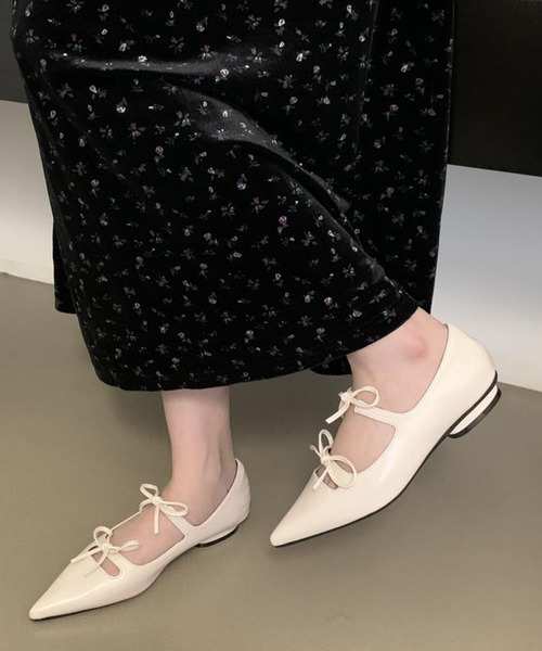 MILAE（ミレ）の「ダブルリボンポインテッドトゥパンプス（パンプス・レディース・ブラック/オフホワイト/シルバー・23cm/23.5cm/24cm/24.5cm）」の2枚目の写真