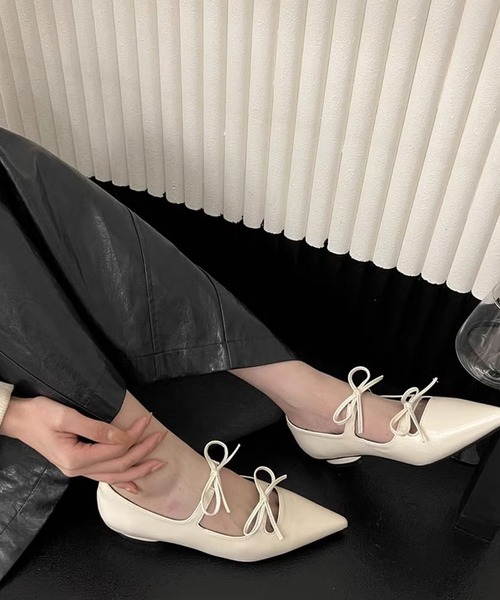 MILAE（ミレ）の「ダブルリボンポインテッドトゥパンプス（パンプス・レディース・ブラック/オフホワイト/シルバー・23cm/23.5cm/24cm/24.5cm）」の10枚目の写真