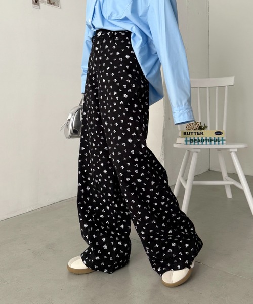 SOLLON.（ソルロン）の「小花柄ワイドパンツ（その他パンツ・レディース・ブラック/クリーム・M）」の13枚目の写真