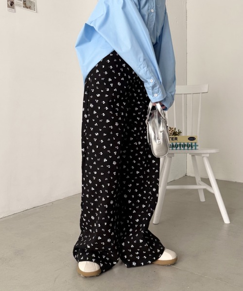 SOLLON.（ソルロン）の「小花柄ワイドパンツ（その他パンツ・レディース・ブラック/クリーム・M）」の14枚目の写真