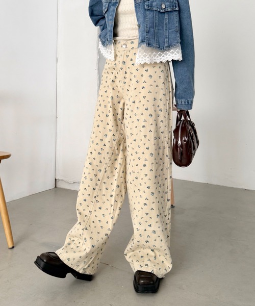 SOLLON.（ソルロン）の「小花柄ワイドパンツ（その他パンツ・レディース・ブラック/クリーム・M）」の6枚目の写真