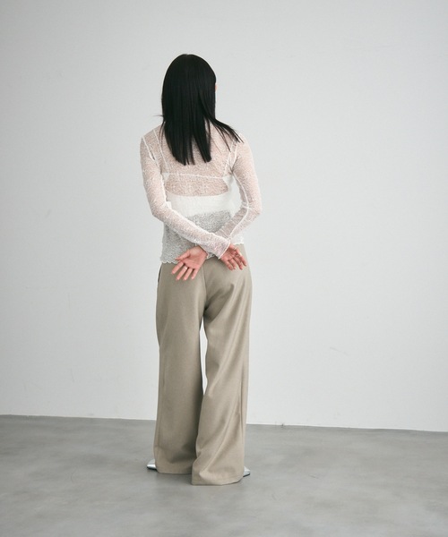 Lutim by u(ルチバイユー)の「Bottole neck lace tops/ボトルネックレーストップス(Tシャツ/カットソー・レディース・アイボリー/ブラック・FREE)」の4枚目の写真