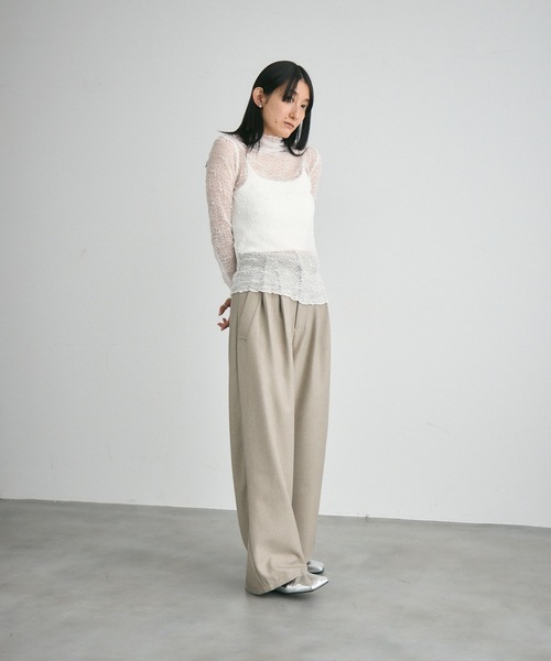Lutim by u(ルチバイユー)の「Bottole neck lace tops/ボトルネックレーストップス(Tシャツ/カットソー・レディース・アイボリー/ブラック・FREE)」の6枚目の写真