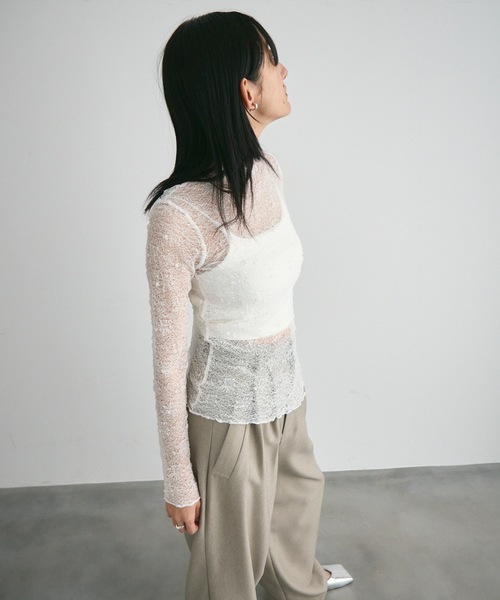 Lutim by u(ルチバイユー)の「Bottole neck lace tops/ボトルネックレーストップス(Tシャツ/カットソー・レディース・アイボリー/ブラック・FREE)」の9枚目の写真