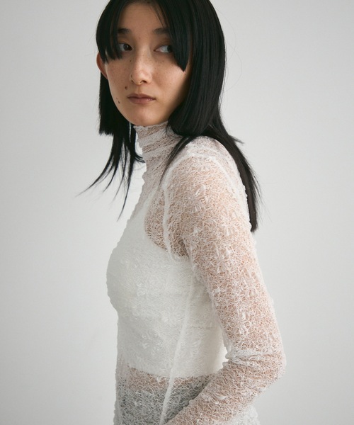 Lutim by u(ルチバイユー)の「Bottole neck lace tops/ボトルネックレーストップス(Tシャツ/カットソー・レディース・アイボリー/ブラック・FREE)」の12枚目の写真
