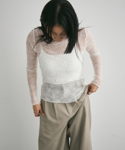 Lutim by u(ルチバイユー)の「Bottole neck lace tops/ボトルネックレーストップス(Tシャツ/カットソー・レディース・アイボリー/ブラック・FREE)」の18枚目の写真