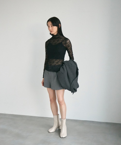 Lutim by u(ルチバイユー)の「Bottole neck lace tops/ボトルネックレーストップス(Tシャツ/カットソー・レディース・アイボリー/ブラック・FREE)」の19枚目の写真