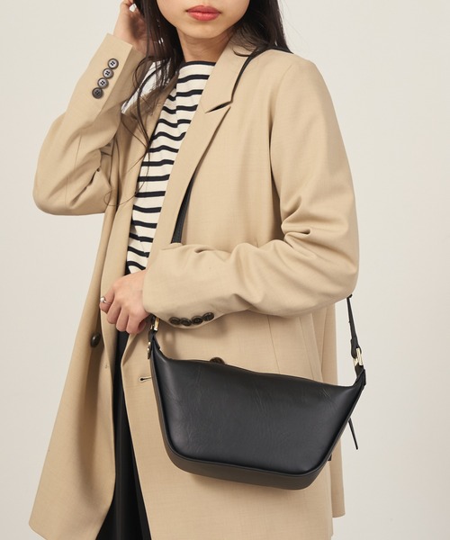 MARCO BIANCHINI（マルコビアンチーニ）の「【MARCO BIANCHINI】イタリアンレザー ショルダーバッグ 24062（ショルダーバッグ・レディース・シルバー/ブラック・FREE）」の2枚目の写真