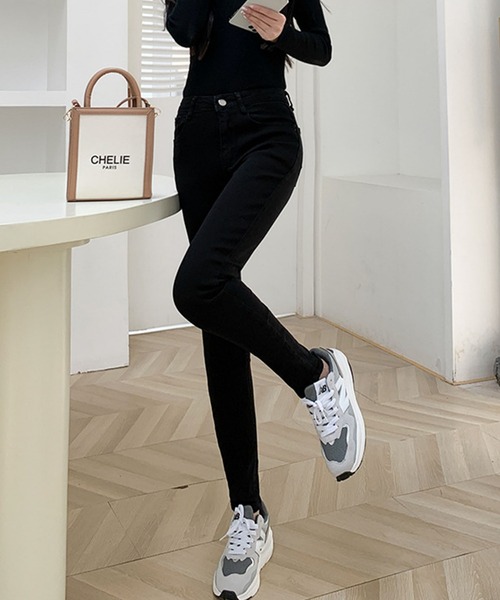 meJane（ミージェーン）の「ストレッチ スキニーパンツ（デニムパンツ・レディース・ブラック/インディゴブルー/スミクロ・S/M/L）」の2枚目の写真