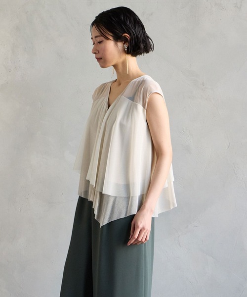 AIMER(エメ)の「アシンメトリーラメチュール2WAYブラウス(シャツ/ブラウス・レディース・ベージュ/ブラック/グレー・MEDIUM)」の8枚目の写真