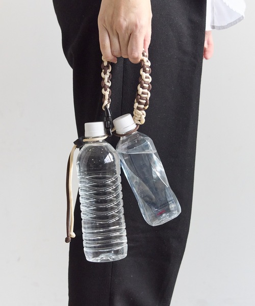 COMMON WARE(コモンウェアー)の「PUFF:DRINKCODE HOLDER ドリンクコード ドリンクホルダーストラップ(その他雑貨・レディース・ブルー/カーキ/ブラウン/ラベンダー・FREE)」の2枚目の写真