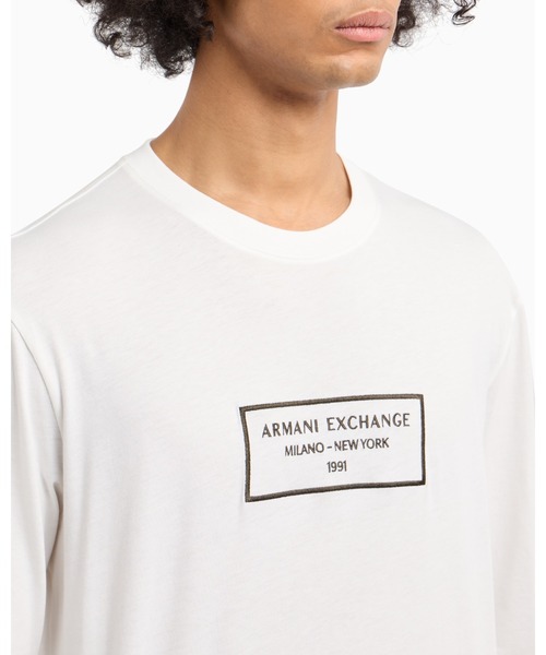 ARMANI EXCHANGE(アルマーニエクスチェンジ)の「【A|X アルマーニ エクスチェンジ】フレームロゴ 長袖クルーネックTシャツ/REGULAR(Tシャツ/カットソー・メンズ・ホワイト/ブラック・LARGE/MEDIUM/SMALL/X-SMALL/X-LARGE/XX-LARGE)」の4枚目の写真