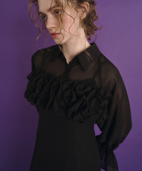 et.UNiVER(エトユニベール)の「Frill shirt layered dress(ドレス・レディース・チャコール/ブラウン/スモークピンク/ブラック・MEDIUM)」の8枚目の写真