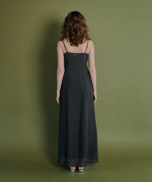 et.UNiVER(エトユニベール)の「Frill shirt layered dress(ドレス・レディース・チャコール/ブラウン/スモークピンク/ブラック・MEDIUM)」の21枚目の写真