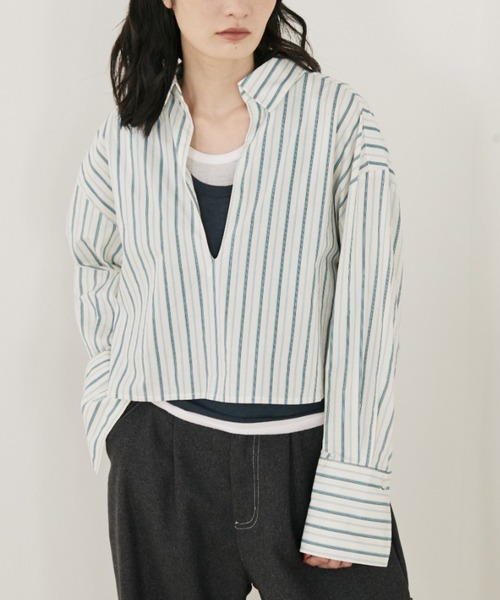 MERLOT(メルロー)の「【動画あり】マルチストライプショートスキッパーシャツ(シャツ/ブラウス・レディース・ブルー/ベージュ・FREE)」の2枚目の写真