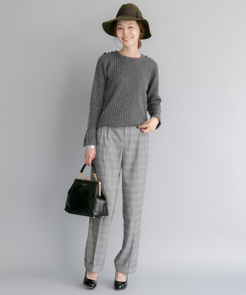 URBAN RESEARCH（アーバンリサーチ）の「UR 肩釦リブニットプルオーバー（ニット/セーター・レディース・ブラウン/オフホワイト/グレー・FREE）」の5枚目の写真