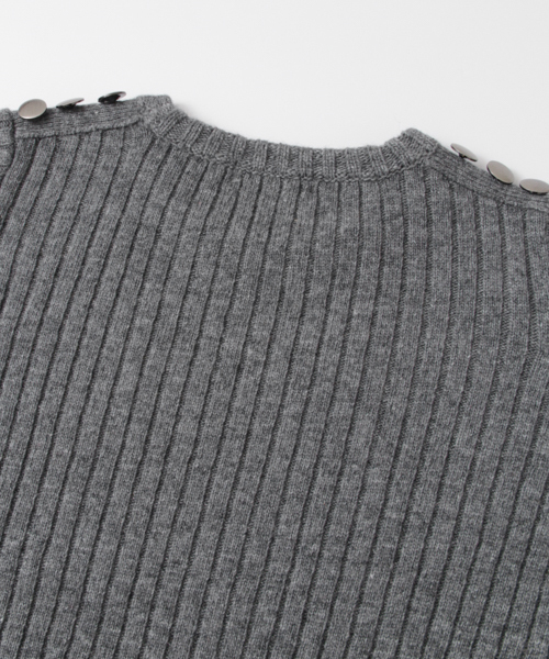 URBAN RESEARCH（アーバンリサーチ）の「UR 肩釦リブニットプルオーバー（ニット/セーター・レディース・ブラウン/オフホワイト/グレー・FREE）」の9枚目の写真