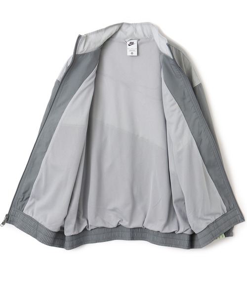 NIKE(ナイキ)の「NIKE AS W NSW STREET WVN JKT / ナイキ ウィメンズ NSW ストリート ウーウ゛ン ジャケト 【SP】(ナイロンジャケット・レディース・ブルー/グレー・S/M/L)」の14枚目の写真